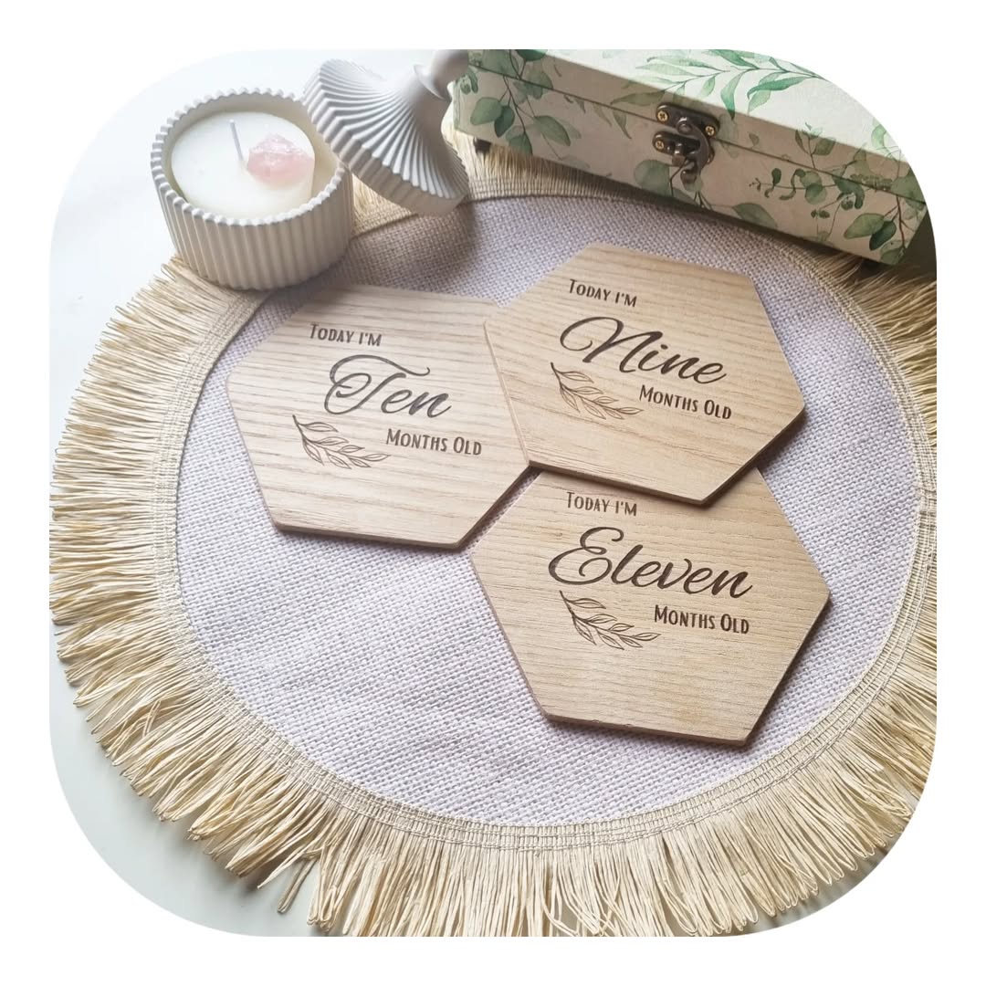 Wooden Round Milestone Cards