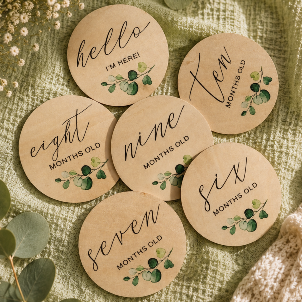 Botanical themed wooden baby milestone cards